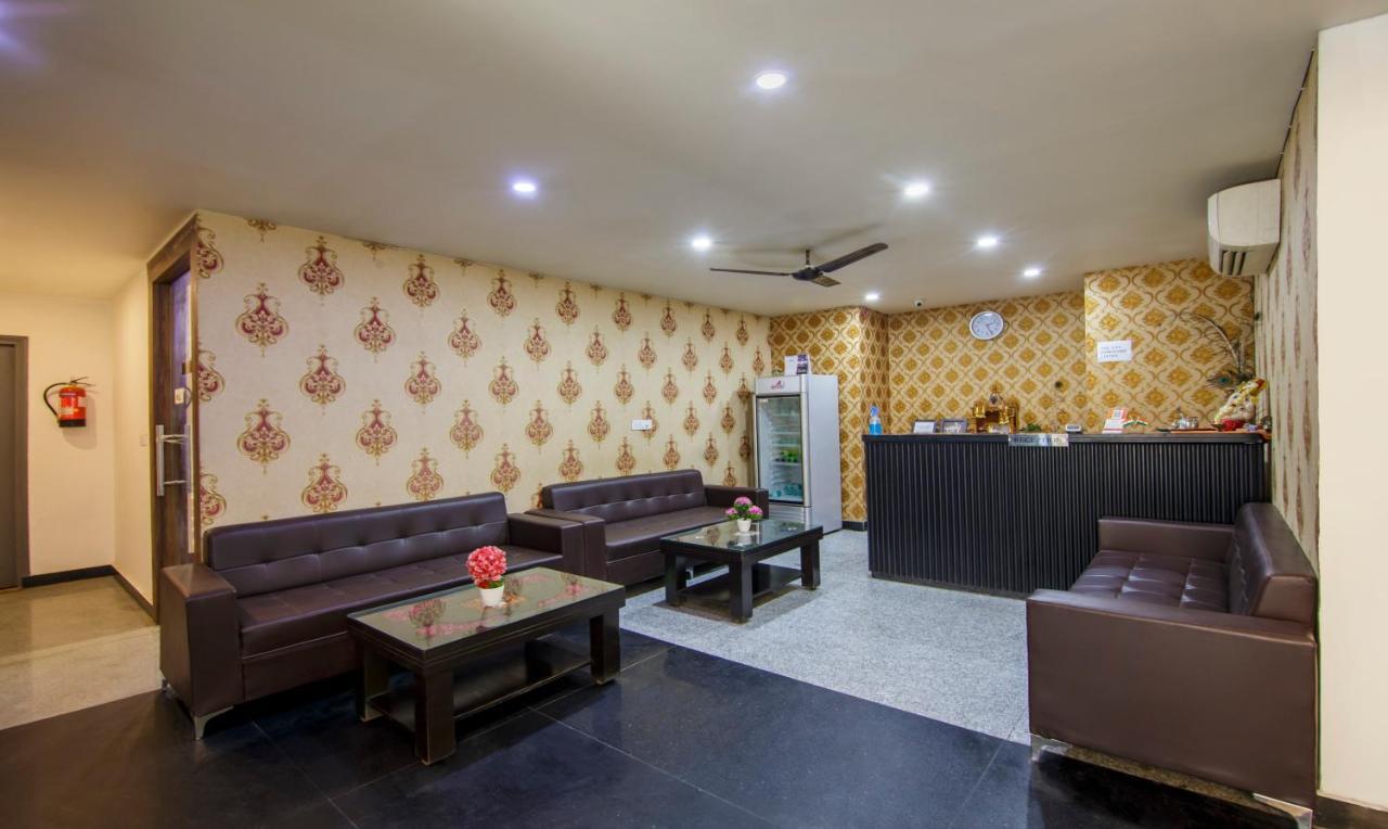 FabHotel Noida Express Exterior foto