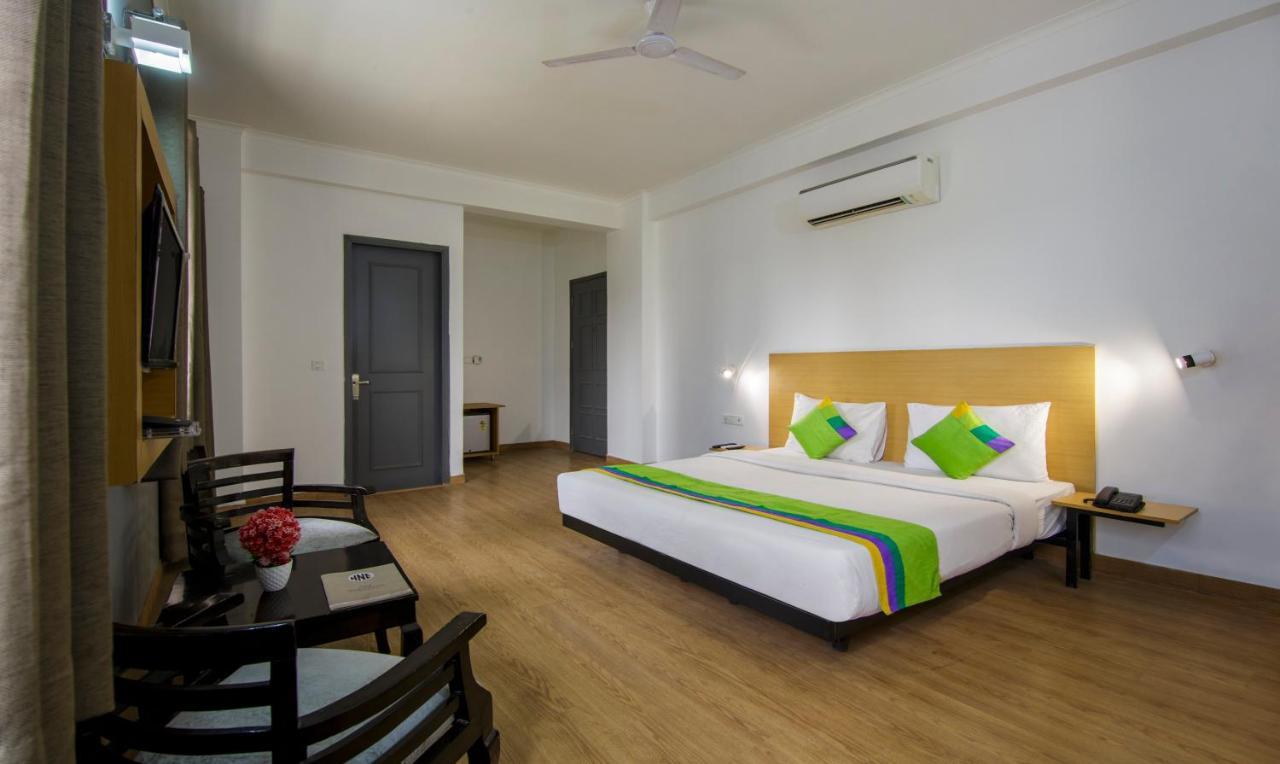 FabHotel Noida Express Exterior foto