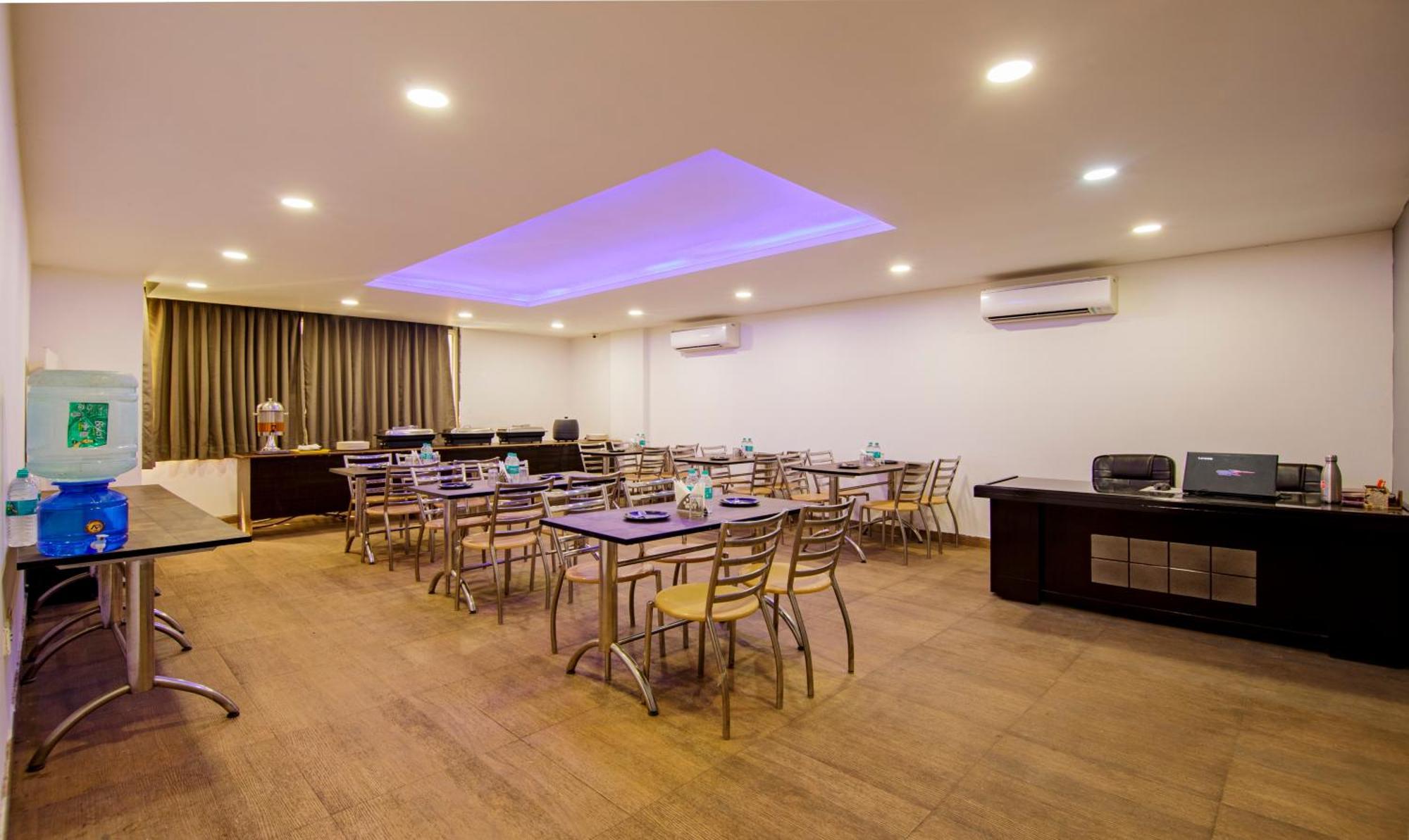 FabHotel Noida Express Exterior foto