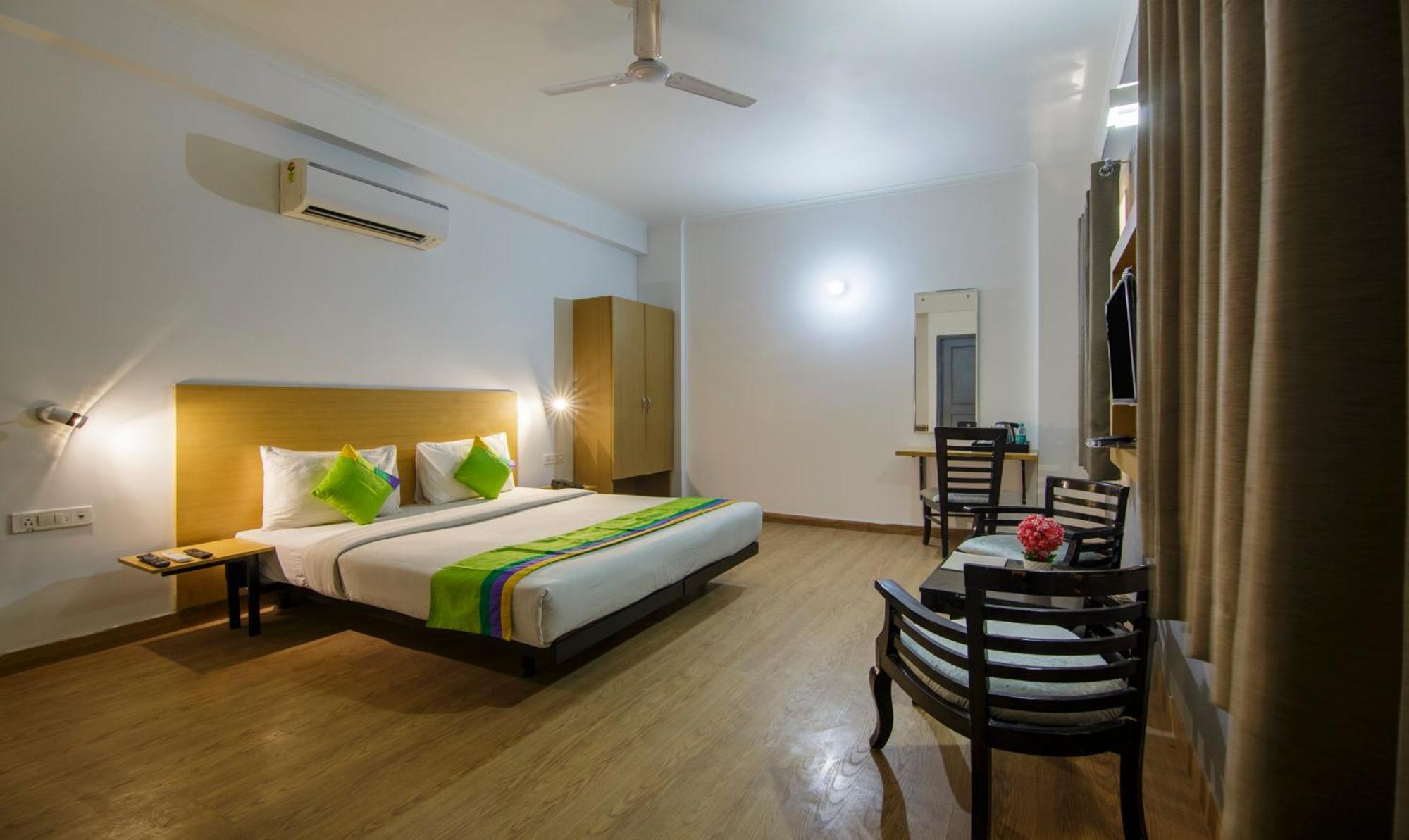 FabHotel Noida Express Exterior foto